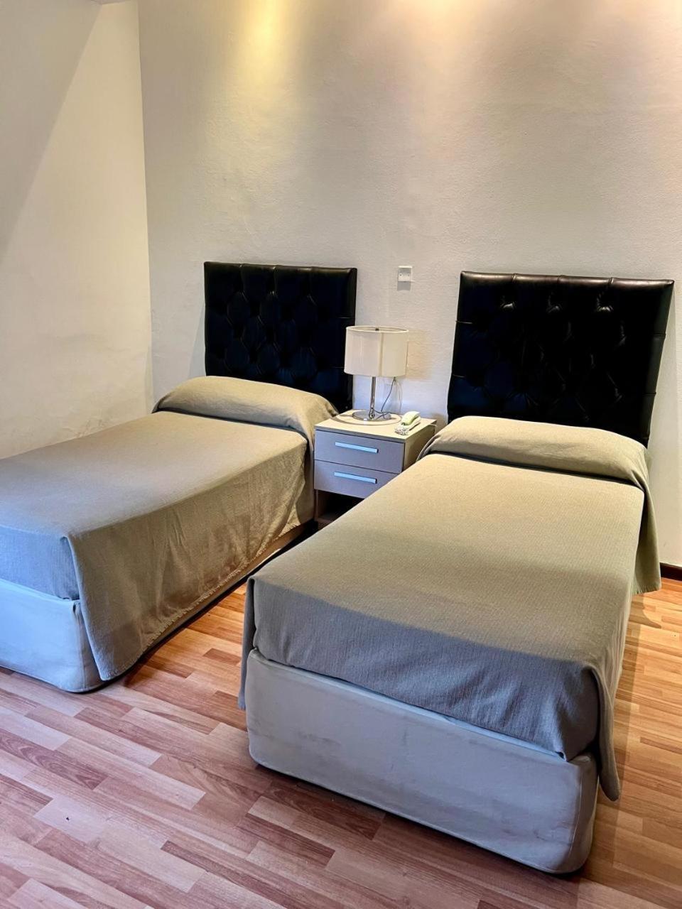 Hotel Vina De Italia Кордова Экстерьер фото